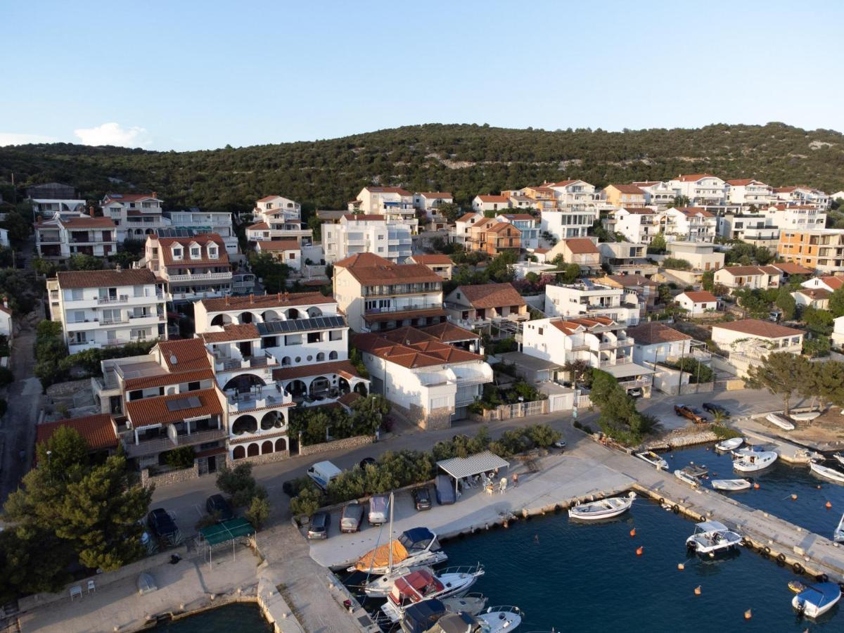 Irene Bed & Breakfast Tisno Exterior foto